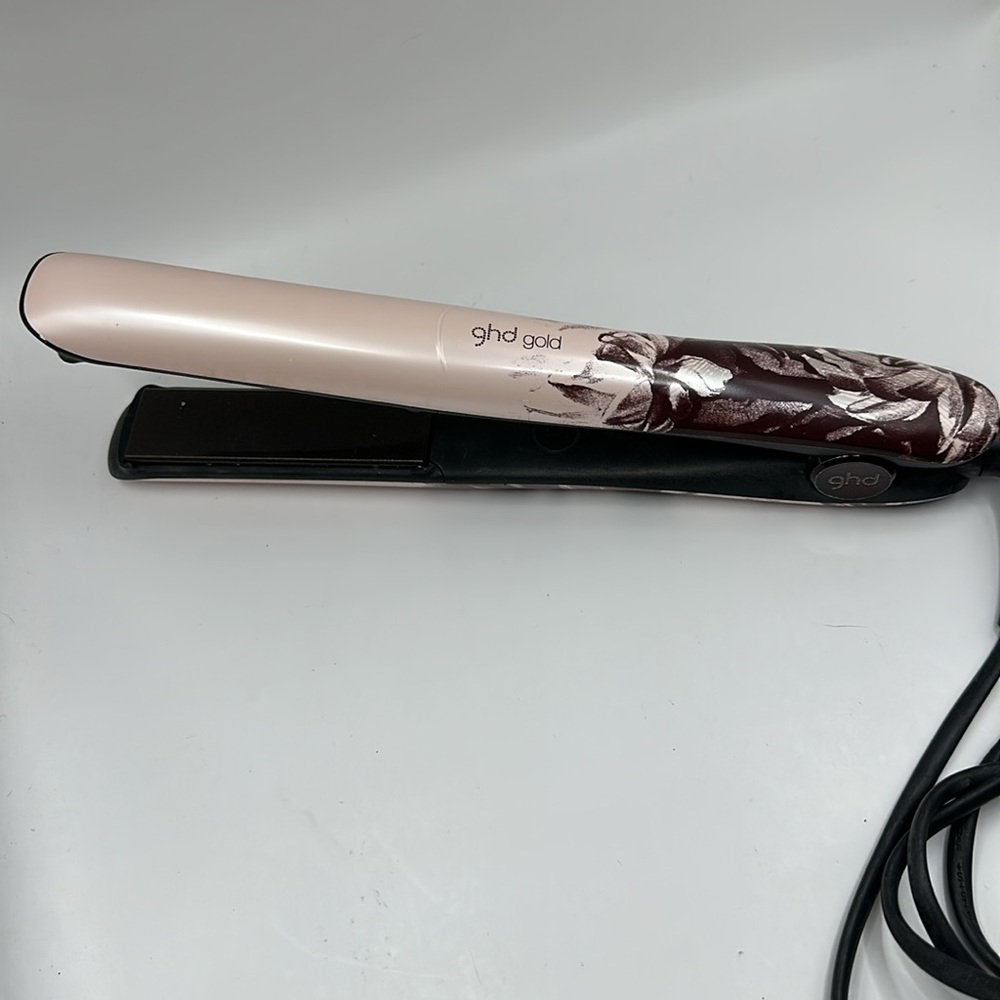 GHD Gold